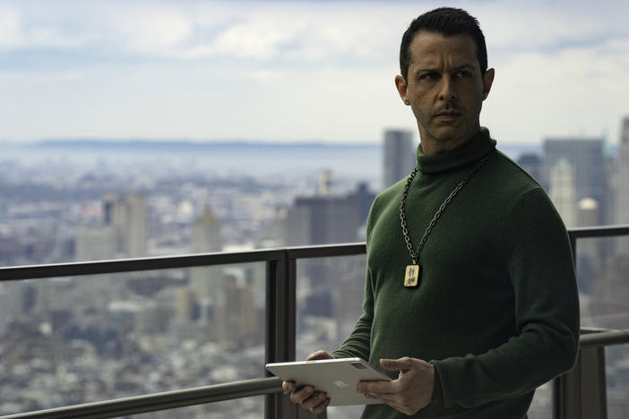 Kendall (Jeremy Strong) is planning the most ridiculous birthday party in history.