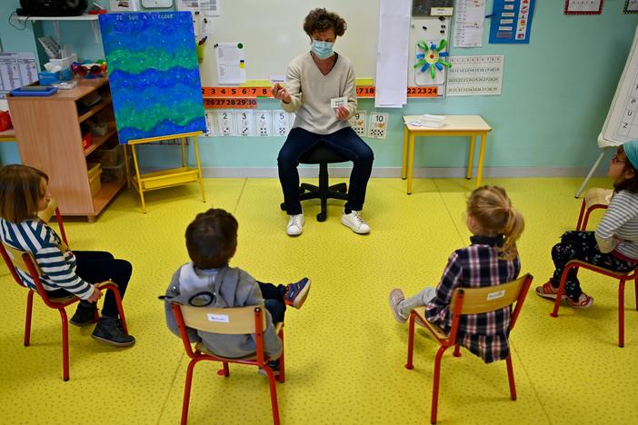 To go back or go online? That's the question facing many parents and teachers at the moment.