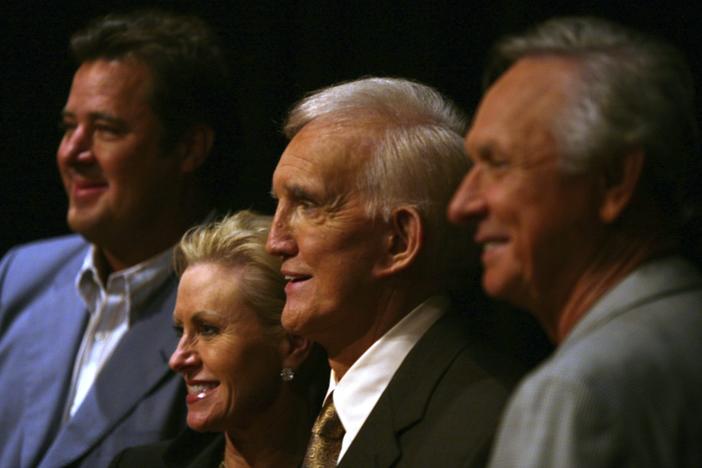 Ralph Emery, second from the right, appears in Nashville on Aug. 7, 2007 with, from left, Vince Gill, Country Music Association Chief Operating Officer Tammy Genovese and Mel Tillis, after it was announced that the three men will be inducted into the Country Music Hall of Fame. Emery died Saturday, Jan. 15, 2022, his family said.