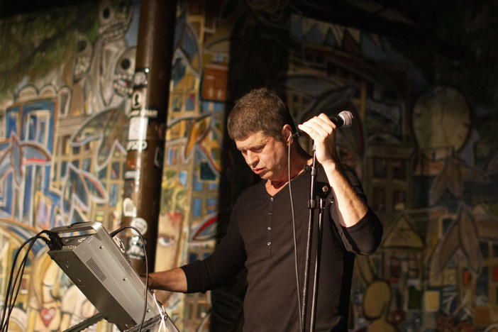 Tom Smith performing on Dec. 13, 2013 in Jacksonville, Fla.