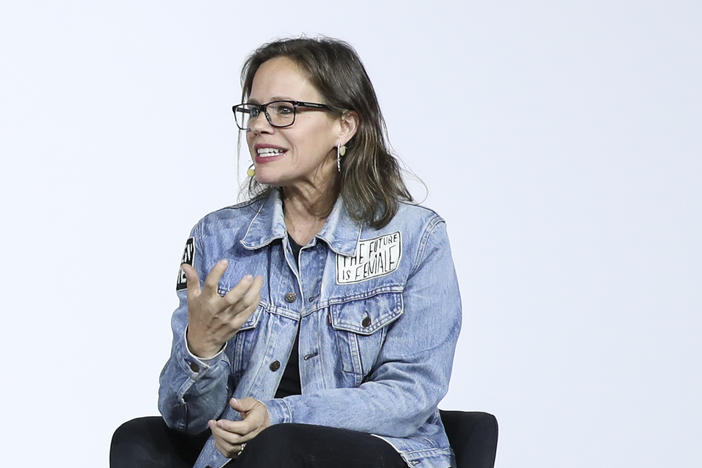 Former Levi's executive Jennifer Sey speaks at a conference in 2018.