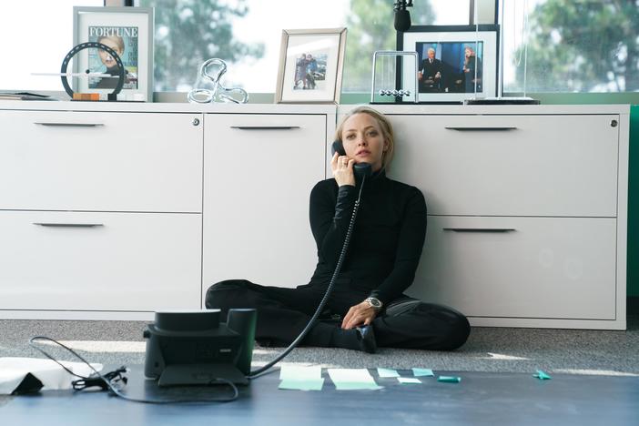 Elizabeth Holmes, played by Amanda Seyfried, in the final episode of <em>The Dropout</em>.