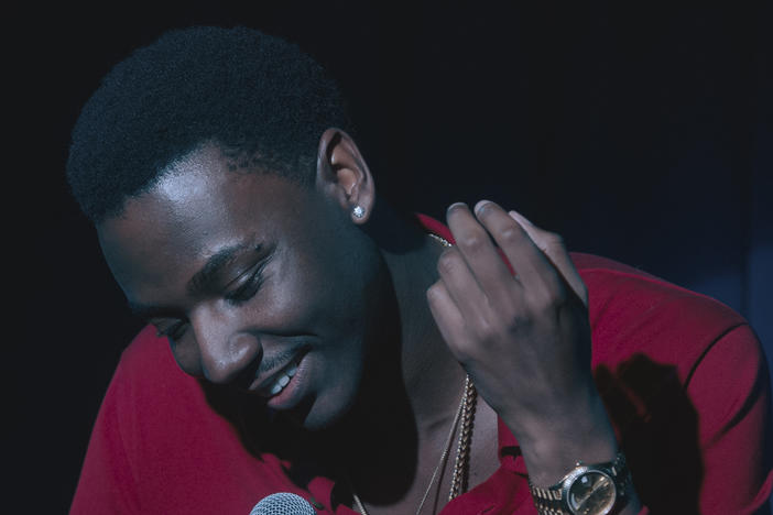 Jerrod Carmichael in his new HBO standup special, <em>Rothaniel</em>.