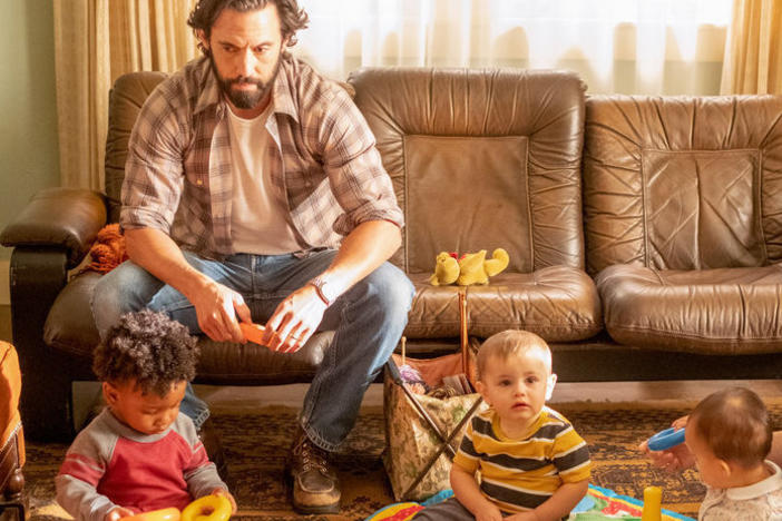 Baby Randall, Milo Ventimiglia as Jack, Baby Kevin, Baby Kate, Mandy Moore as Rebecca.