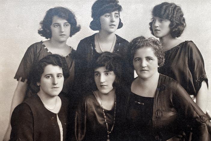 Apotheker sisters and their mother.
