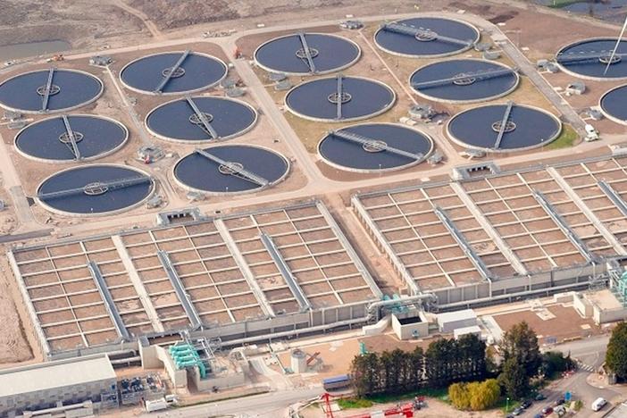 View of the London Beckton Sewage Treatment Works. Between February and May, U.K. scientists found several samples containing closely related versions of the polio virus in wastewater at the plant.