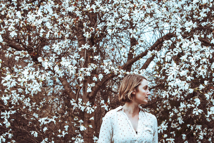 On Joan Shelley's <em>The Spur</em>, even home's sparest comforts feel hard-won.