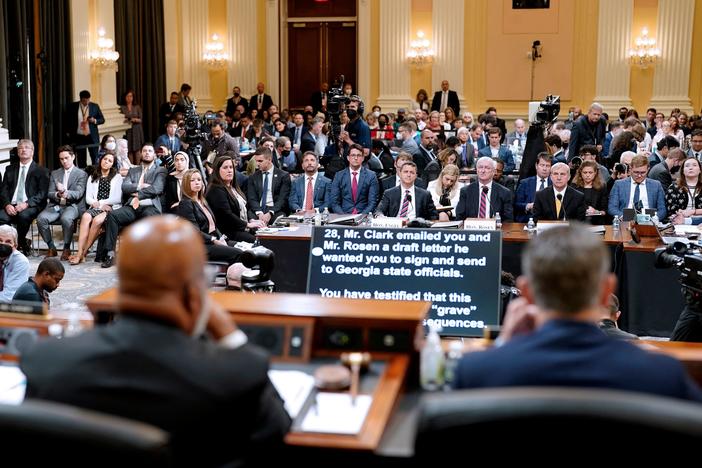 Committee Chairman Bennie Thompson (C) presides over the fifth hearing by the House Select Committee to Investigate the January 6th Attack on the Capitol on Thursday.