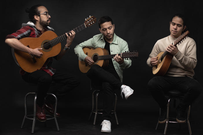 The Colombian group Itinerante.