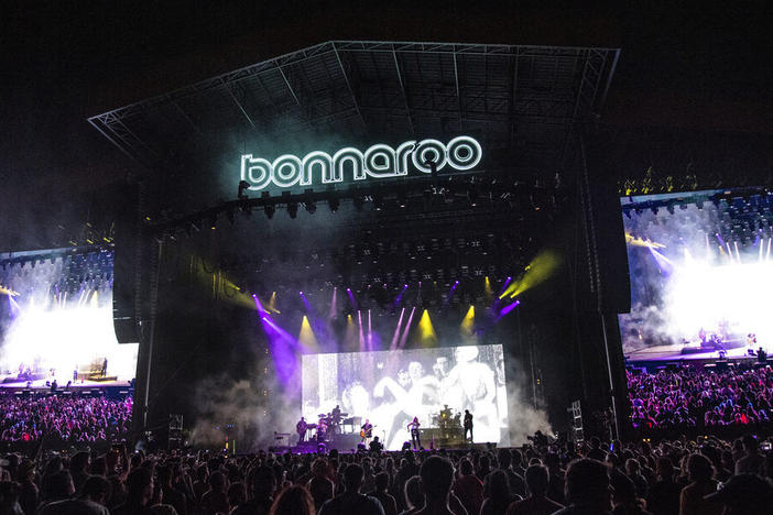 A team of volunteers with an Ohio-based nonprofit handed out 2,500 doses of a nasal spray version of naloxone, an overdose reversal drug, at this year's Bonnaroo music festival.