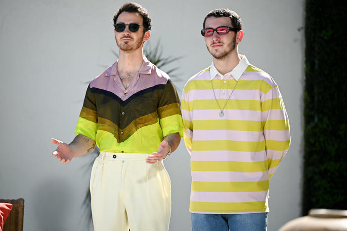 Kevin and Frankie Jonas host ABC's <em>Claim to Fame</em>.