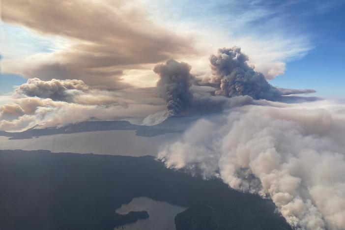 The Cedar Creek fire pictured Friday, the day officials ordered the evacuation of the towns of Oakridge and Westfir.