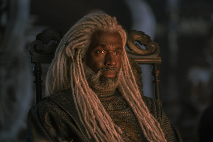Corlys Velaryon (Steve Toussaint), commander of the royal navy, is a fleet fox.