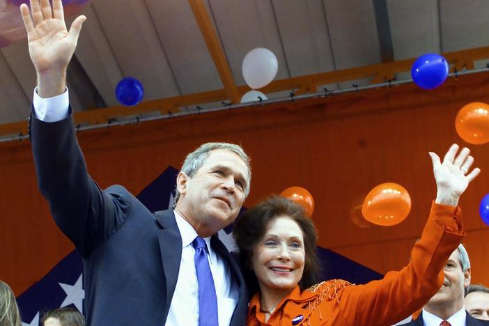Loretta Lynn campaigned for both Bush presidents. She's shown here with George W. Bush in 2000 in Little Rock, Ark.