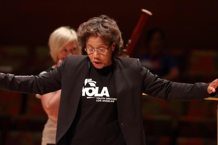 Tania Léon conducts the Youth Orchestra LA in the premiere of her work <em>Pa'lante</em> at Walt Disney Concert Hall in Los Angeles.