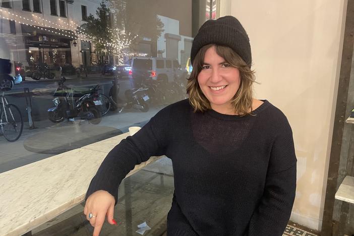 Jamie Feldman, 33, found herself drowning in credit card debt and decided to try a radical idea: only spending cash.
