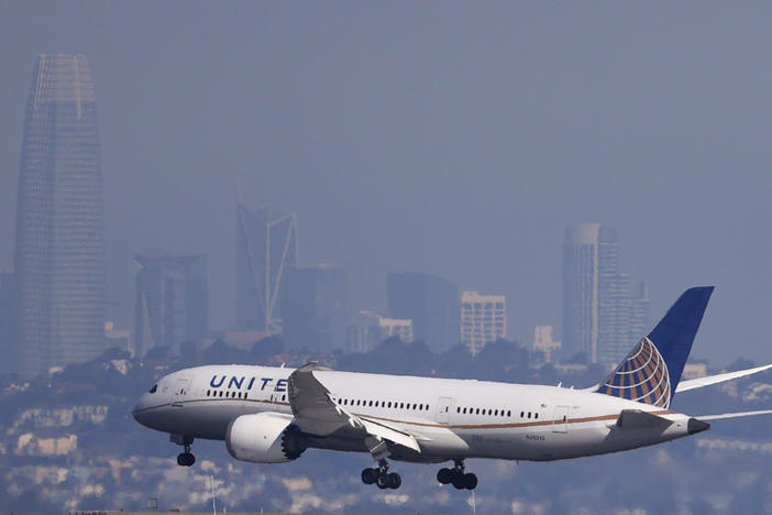 A United Airlines 787 Dreamliner lands at San Francisco International Airport on Oct. 19, 2021.