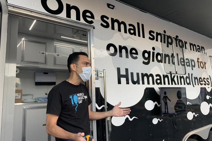 Dr. Esgar Guarín with his mobile vasectomy clinic parked at a Planned Parenthood in St. Louis, Mo.