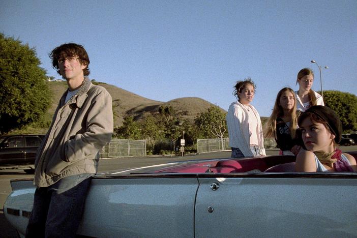 Joseph Gordon-Levitt as Brendan and Nora Zehetner as Laura in <em>Brick</em>.