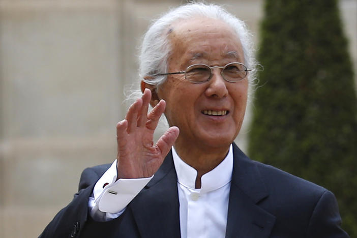 Arata Isozaki arrives at the Élysée Palace in Paris on May 24, 2019. The Pritzker-winning Japanese architect has died at 91.