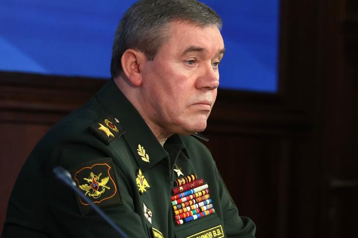 In a move that experts say is a key shift for Russia, the Kremlin has named General Valery Gerasimov as the new overall commander of the war in Ukraine.