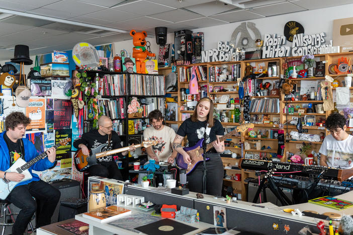 Soccer Mommy performs a Tiny Desk concert.