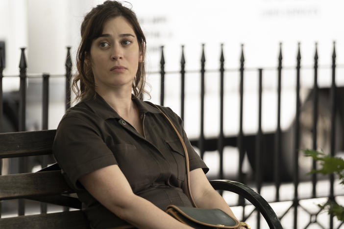 Libby (Lizzy Caplan), the narrator of <em>Fleishman is in Trouble, </em>is a stay-at-home mom who begins to question all of her life choices<em>. </em>