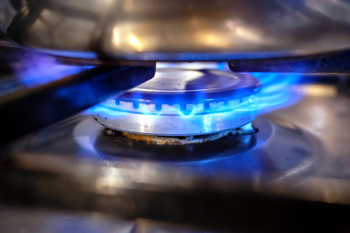 Gas utilities and cooking stove manufacturers knew for decades that burners could be made that emit less pollution in homes, but they chose not to. That may may be about to change.