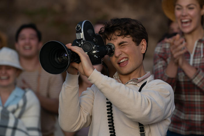 Gabriel LaBelle plays the young filmmaker Sammy — a lightly fictionalized version of Spielberg — in <em>The Fabelmans</em>.