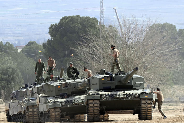 Ukrainian military personnel receive training on German-made Leopard 2 battle tanks at a Spanish army training center in Zaragoza, Spain, on Monday.