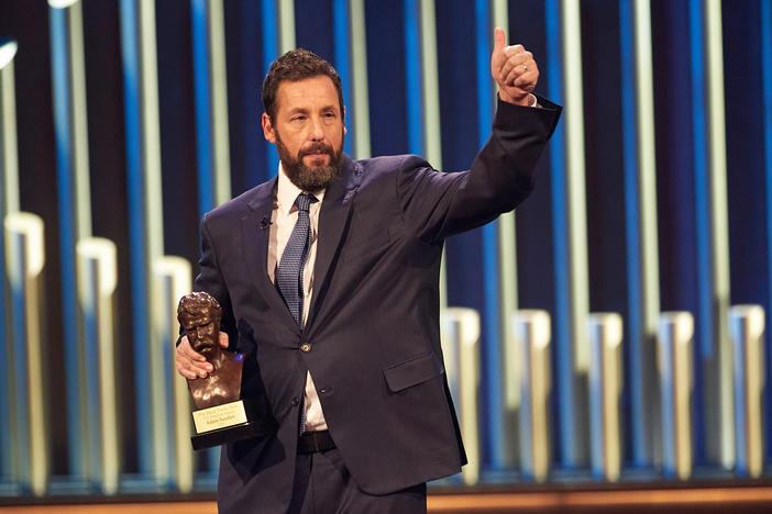 Adam Sandler accepts Mark Twain prize on March 19.