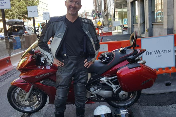 When Pierce Forde was hit by a car while riding his motorcycle in the 1990s, a stranger stayed by his side. Forde says he wouldn't be alive without that man's help.