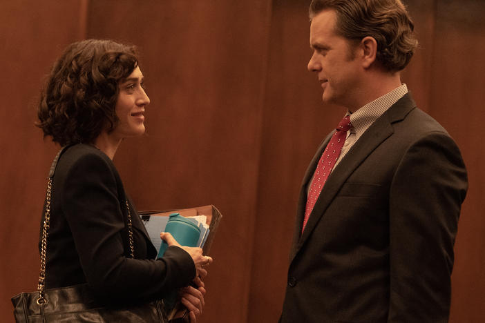 Lizzy Caplan as Alex Forrest and Joshua Jackson as Dan Gallagher in <em>Fatal Attraction</em>.