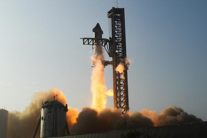 The SpaceX Starship lifts off from the launchpad during a flight test from Starbase in Boca Chica, Texas, on April 20, 2023. Four minutes into its flight, it exploded over the Gulf of Mexico.