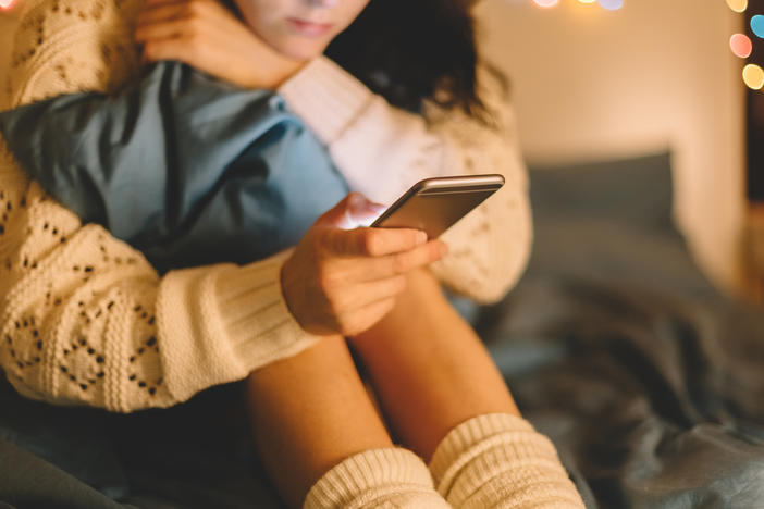 There's growing evidence that social media use can contribute to mental health issues among teens. A new health advisory suggests ways to protect them.