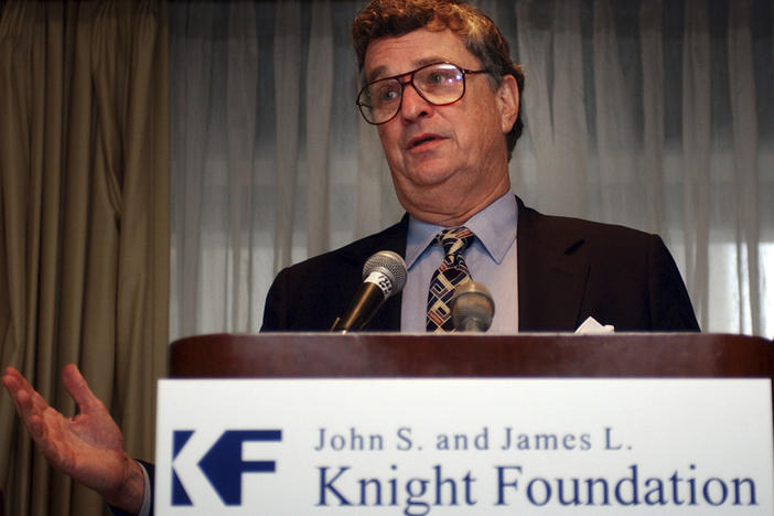 Hodding Carter III, then-president, CEO and trustee of the John S. and James L. Knight Foundation, answers a question during a news conference in Washington, on  Nov. 24, 2003. Carter has died at age 88.
