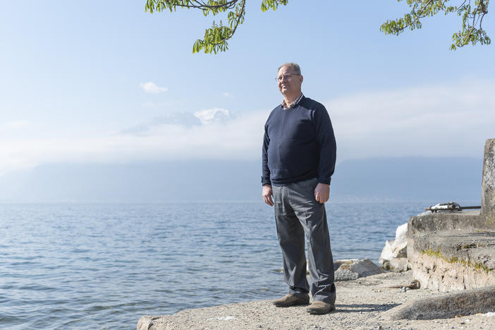 After emergency surgery, an American expatriate with Swiss insurance now carries the baggage of a five-figure bill.