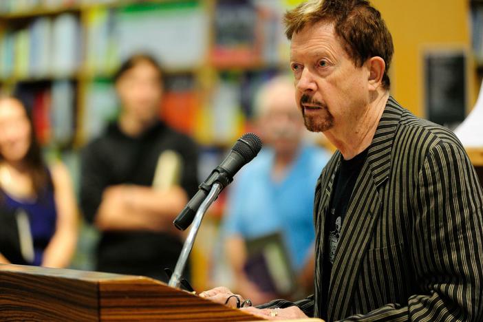 Tom Robbins, at a 2014 reading of his memoir<em> Tibetan Peach Pie</em> at Powell's Books at Cedar Hills Crossing in Beaverton, Ore.