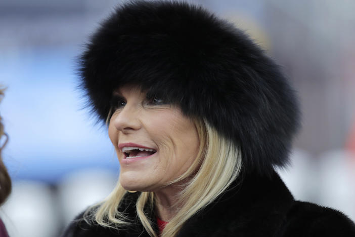 Norma Hunt, co-owner and widow of team founder Lamar Hunt, speaks to team members on the field beore an NFL football game against the New England Patriots, Sunday, Dec. 8, 2019, in Foxborough, Mass.