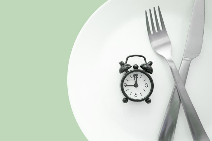 New research finds that people who try time-restricted eating have success losing weight comparable to those who count calories.