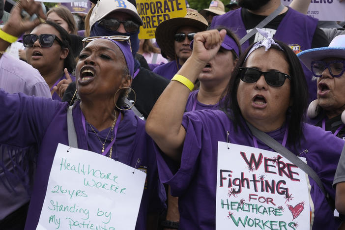 Frontline health care workers hold a demonstration outside Kaiser Permanente Los Angeles Medical Center on September 4.