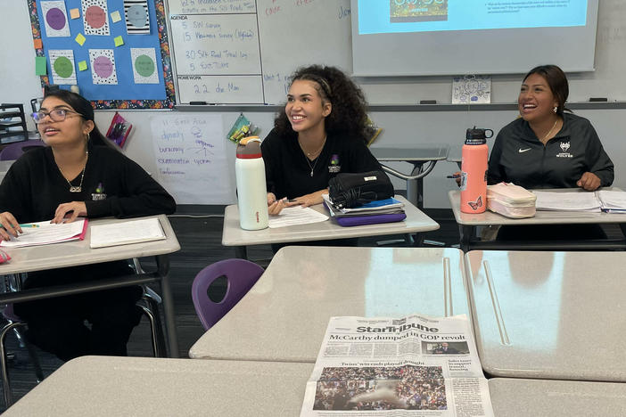 Students at Minneapolis' Hiawatha Collegiate High School discuss polarization within the federal government.