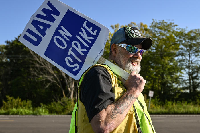 GM workers strike outside the General Motors Wentzville Assembly Plant in Wentzville, Missouri, on Sept. 15, 2023.