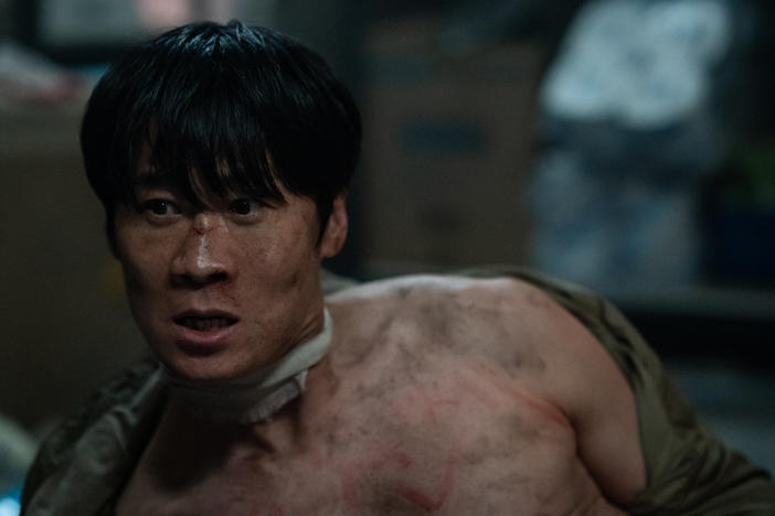 Jin Sun-kyu as Noh Hyung-soo in <em>Bargain</em> streaming on Paramount+