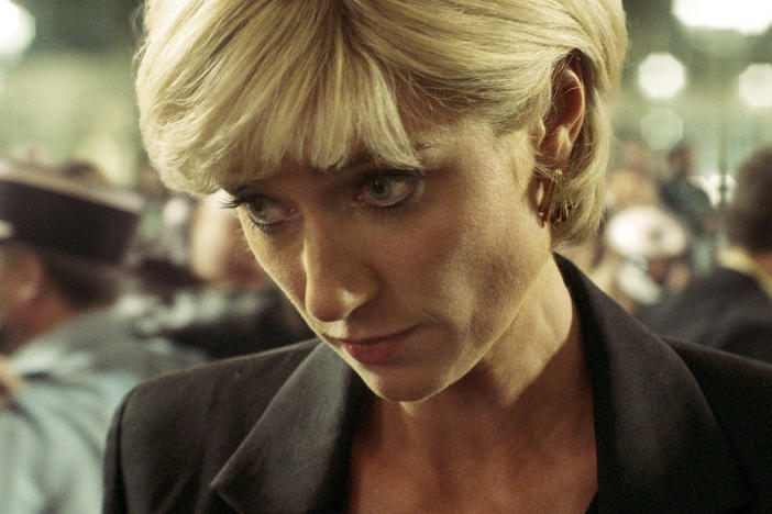 Elizabeth Debicki as Diana in the sixth and final season of <em>The Crown.</em>