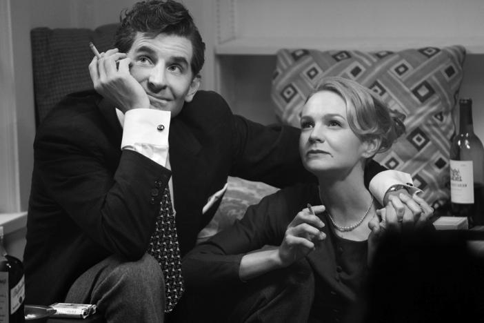 Bradley Cooper as Leonard Bernstein and and Carey Mulligan as Felicia Montealegre in <em>Maestro.</em>