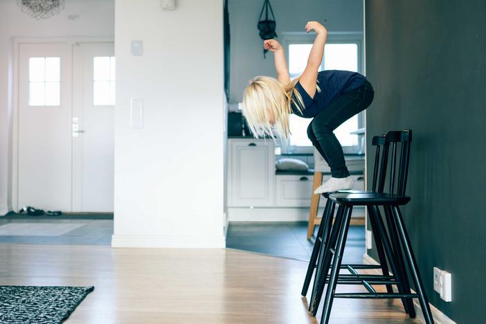 This child does not have appendicitis. But if you suspect yours might, ask them to jump. If they can't without major pain, it's time to call the doctor and maybe head to the hospital.