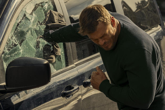 Alan Ritchson as Jack Reacher.