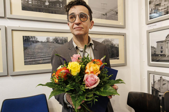Journalist Masha Gessen received a prize named after political theorist Hannah Ahrendt in Bremen, Germany on Saturday. The ceremony almost didn't happen after sponsors condemned Gessen's recent remarks on the Middle East.
