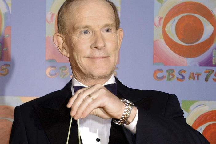 Tom Smothers does yo-yo tricks during arrivals at CBS' 75th anniversary celebration on Nov. 2, 2003, in New York. Smothers, half of the Smothers Brothers and the co-host of one of the most socially conscious and groundbreaking television shows in the history of the medium, has died at age 86.